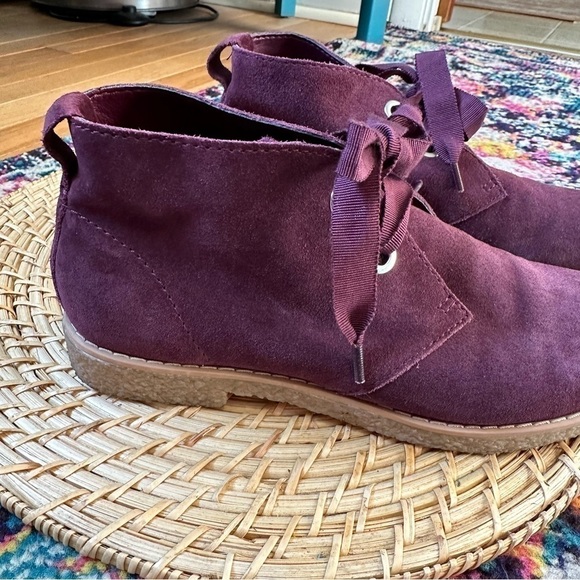 Isaac Mizrahi Zoe Suede Lace Up Chukka Boot - Picture 3 of 7